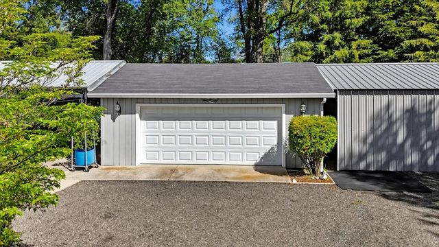 17180 Clover Rd, Penn Valley, CA 95946