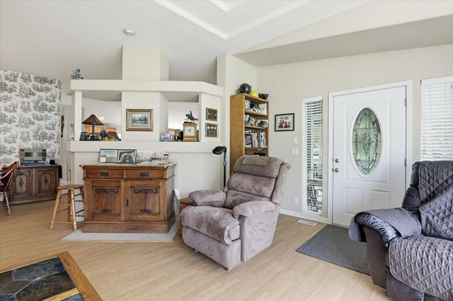 17180 Clover Rd, Penn Valley, CA 95946