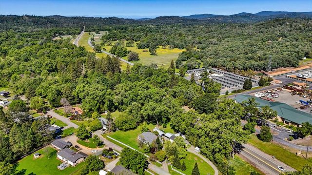 17180 Clover Rd, Penn Valley, CA 95946