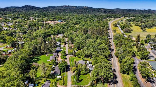 17180 Clover Rd, Penn Valley, CA 95946