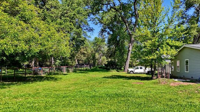 17180 Clover Rd, Penn Valley, CA 95946