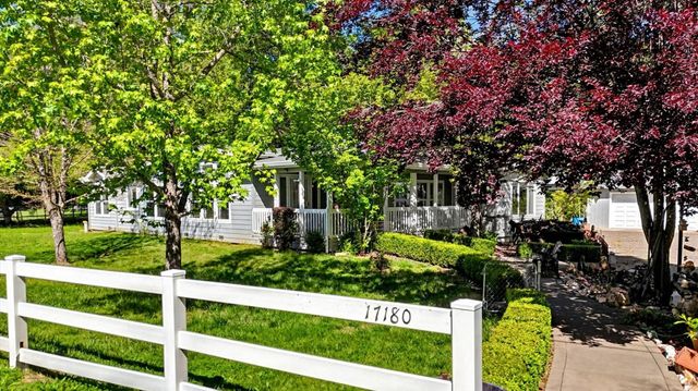 17180 Clover Rd, Penn Valley, CA 95946