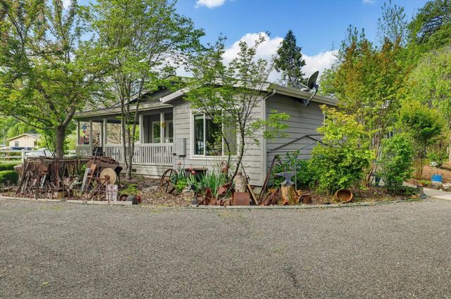 17180 Clover Rd, Penn Valley, CA 95946