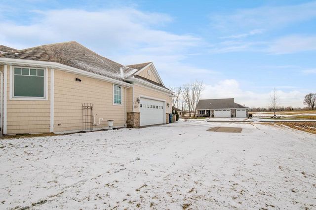 581 ROYAL ST PATS DRIVE, Wrightstown, WI 54180