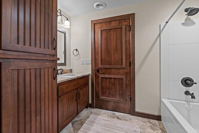 581 ROYAL ST PATS DRIVE, Wrightstown, WI 54180