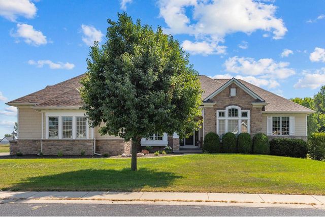 581 ROYAL ST PATS DRIVE, Wrightstown, WI 54180