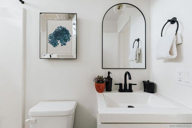 4652 Don Lorenzo Dr A, Los Angeles, CA 90008