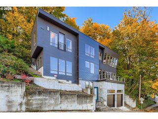 6515 S Corbett Ave, Portland, OR 97239