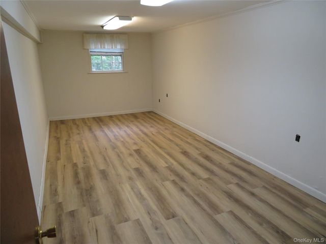 16 Oak Road, New City, NY 10956