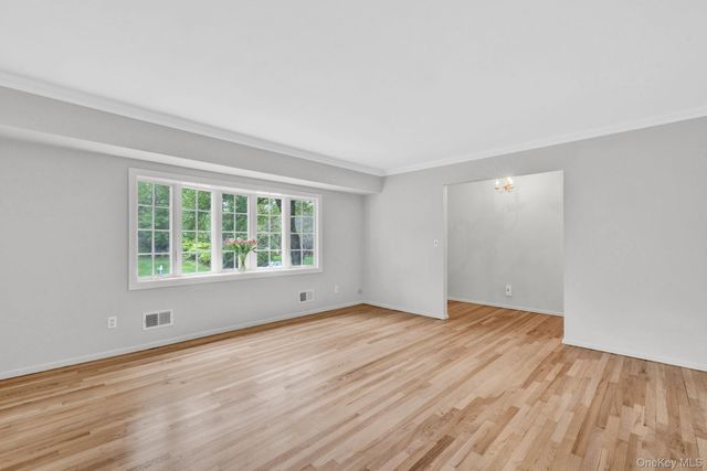 16 Oak Road, New City, NY 10956