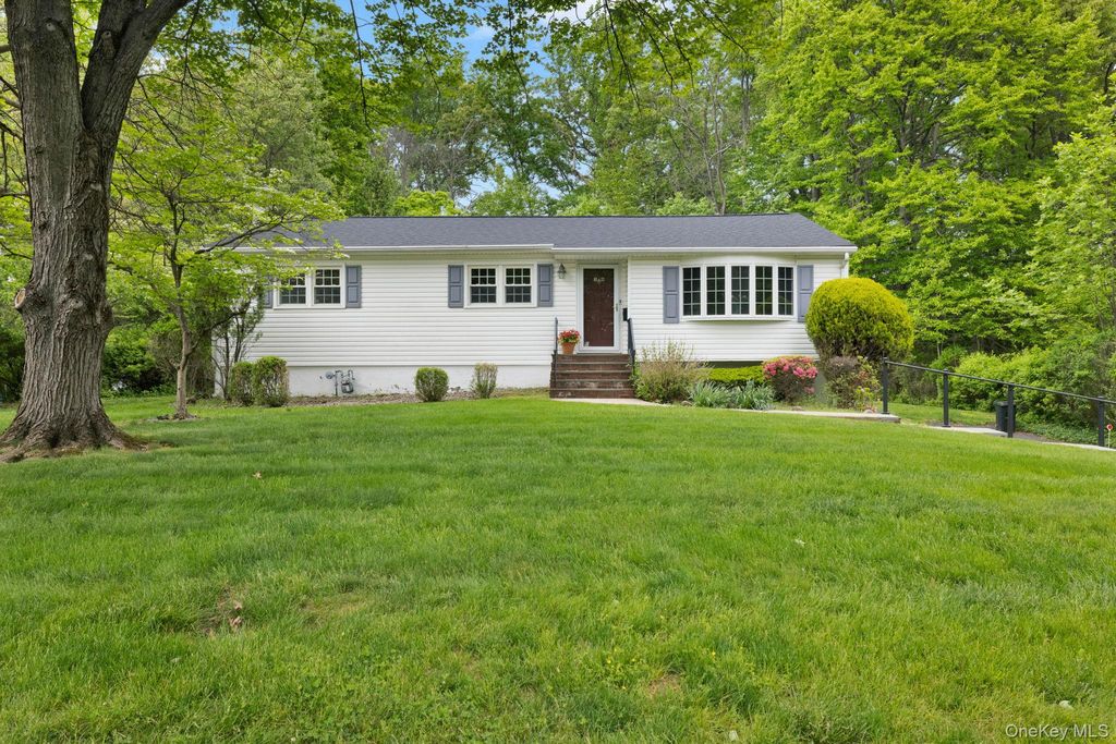 16 Oak Road, New City, NY 10956