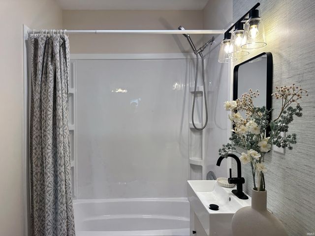 2184 Ulen Lane, Lafayette, IN 47904