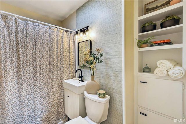 2184 Ulen Lane, Lafayette, IN 47904