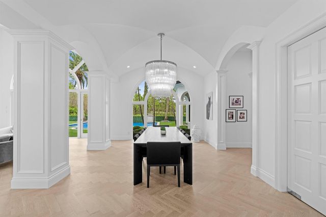 111 Via Palacio, Palm Beach Gardens, FL 33418