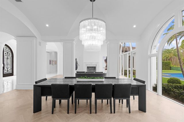 111 Via Palacio, Palm Beach Gardens, FL 33418