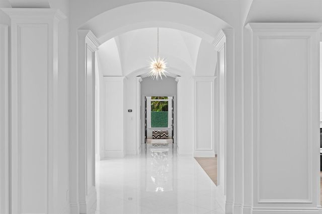 111 Via Palacio, Palm Beach Gardens, FL 33418