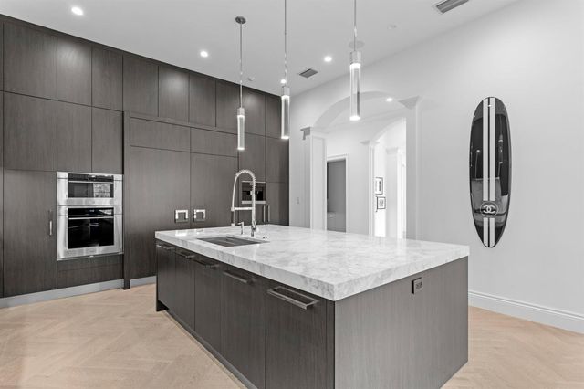111 Via Palacio, Palm Beach Gardens, FL 33418