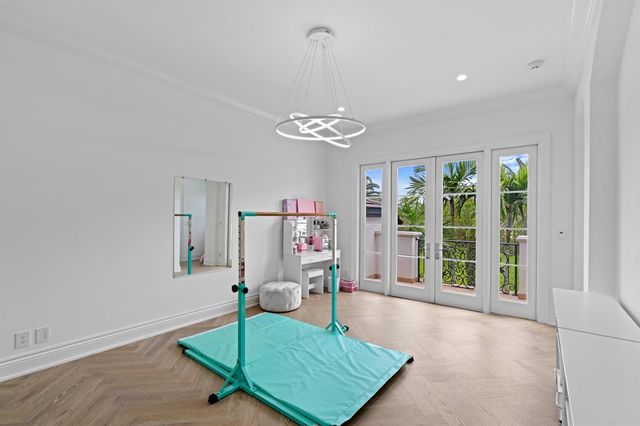 111 Via Palacio, Palm Beach Gardens, FL 33418