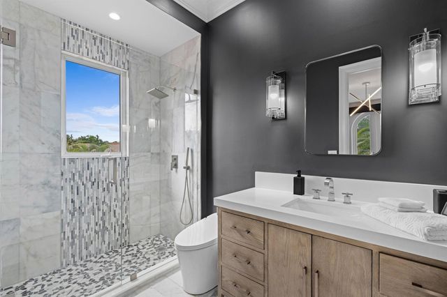 111 Via Palacio, Palm Beach Gardens, FL 33418
