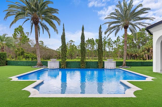 111 Via Palacio, Palm Beach Gardens, FL 33418