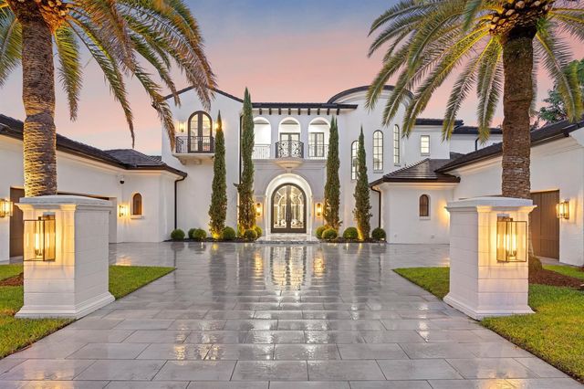111 Via Palacio, Palm Beach Gardens, FL 33418