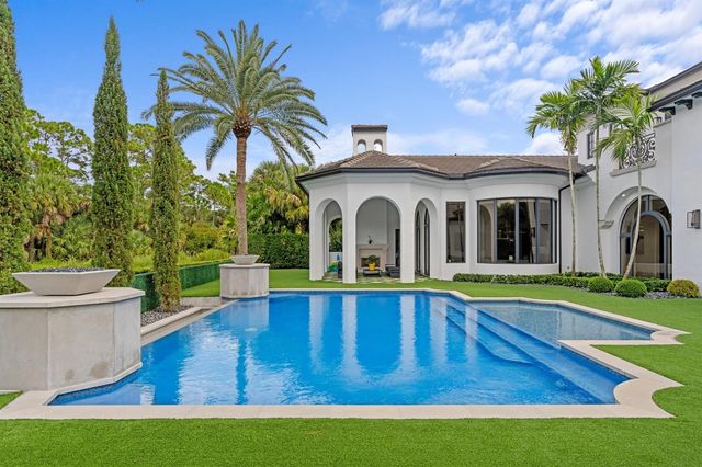 111 Via Palacio, Palm Beach Gardens, FL 33418