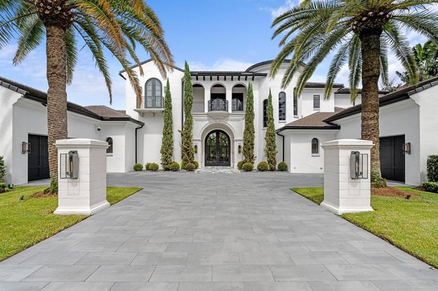 111 Via Palacio, Palm Beach Gardens, FL 33418