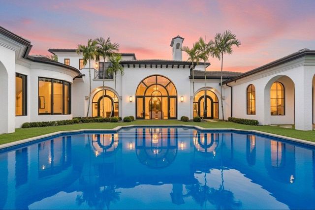 111 Via Palacio, Palm Beach Gardens, FL 33418