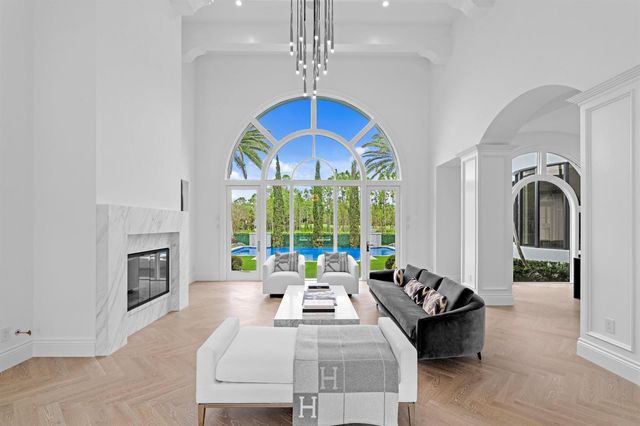 111 Via Palacio, Palm Beach Gardens, FL 33418
