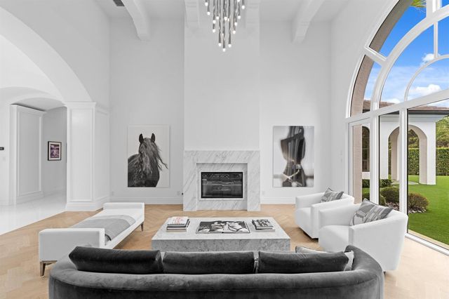 111 Via Palacio, Palm Beach Gardens, FL 33418
