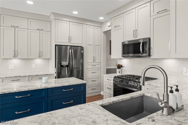 9635 Kingston Trail, Olmsted Twp, OH 44138