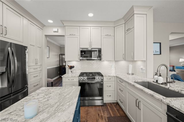 9635 Kingston Trail, Olmsted Twp, OH 44138