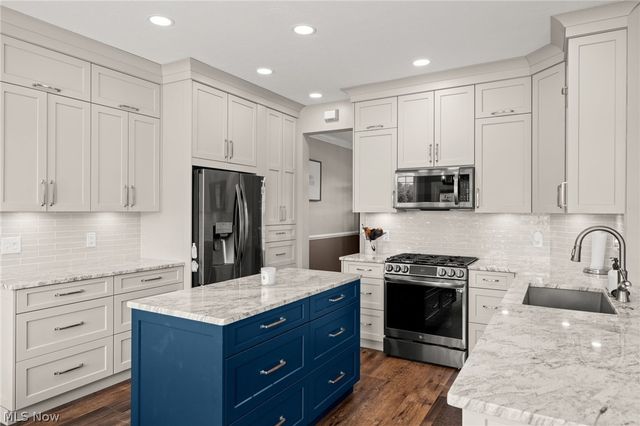 9635 Kingston Trail, Olmsted Twp, OH 44138