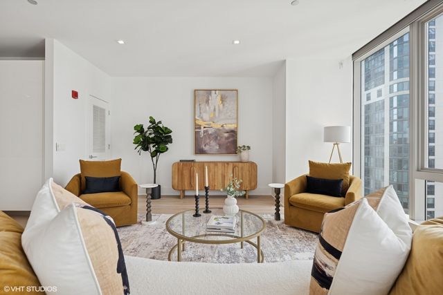 363 E Wacker Drive 1903, Chicago, IL 60601