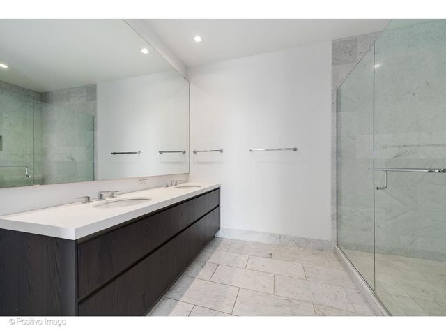 363 E Wacker Drive 1903, Chicago, IL 60601