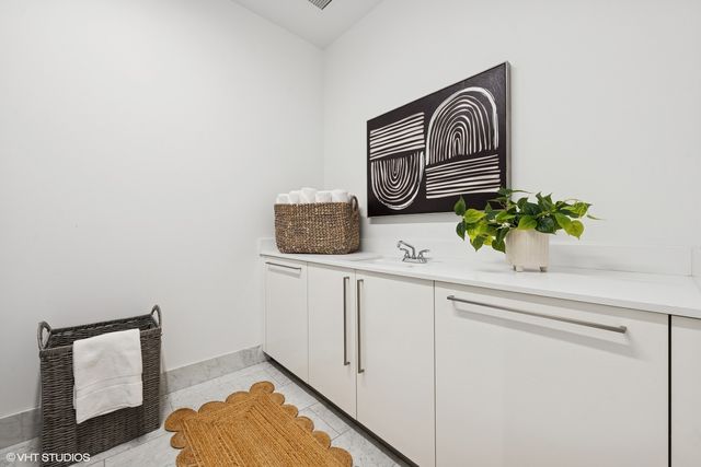 363 E Wacker Drive 1903, Chicago, IL 60601