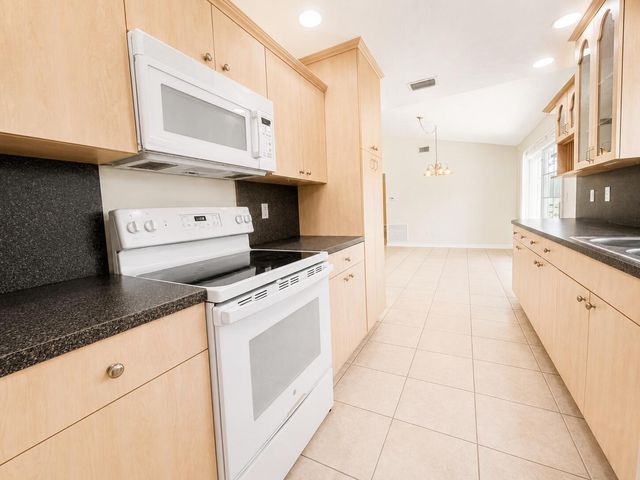 2822 SW GIRALDA Street, Port St. Lucie, FL 34953