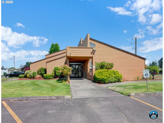 1199 N TERRY St 137, Eugene, OR 97402