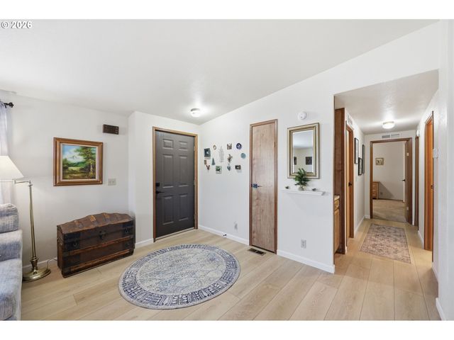 1199 N TERRY St 137, Eugene, OR 97402