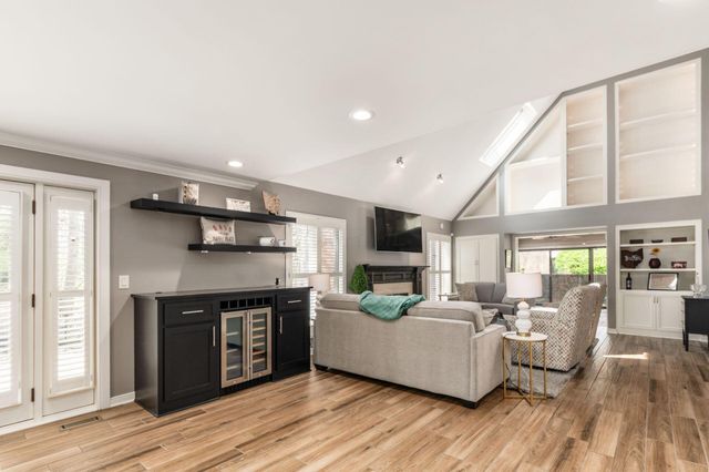 8758 Dunsinane Drive, Dublin, OH 43017