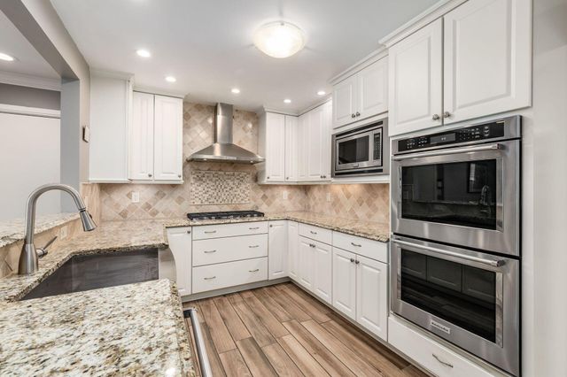 8758 Dunsinane Drive, Dublin, OH 43017