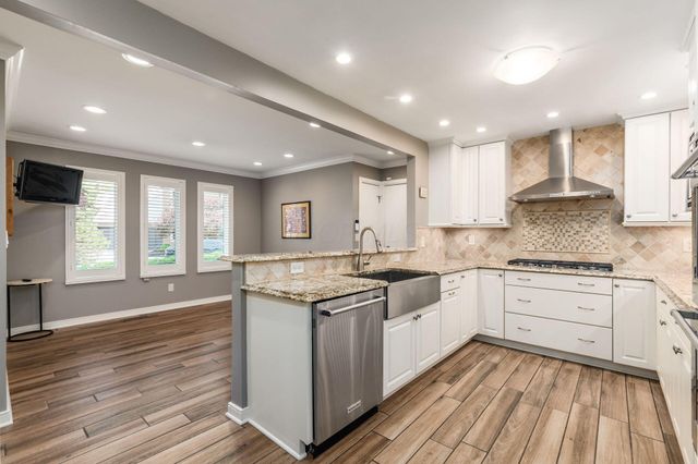 8758 Dunsinane Drive, Dublin, OH 43017