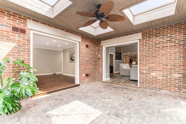8758 Dunsinane Drive, Dublin, OH 43017