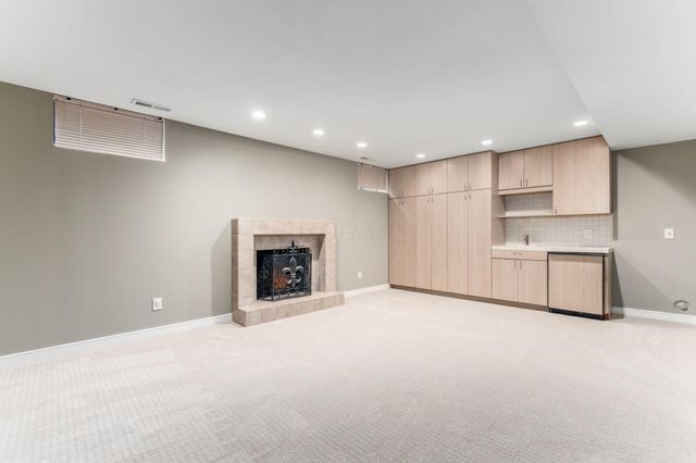8758 Dunsinane Drive, Dublin, OH 43017
