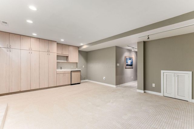 8758 Dunsinane Drive, Dublin, OH 43017