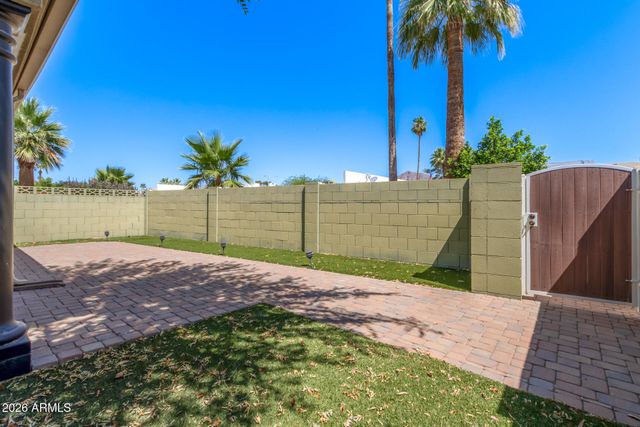 6282 E Pinchot Avenue, Scottsdale, AZ 85251
