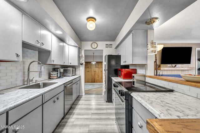 72 Suda Way, Reno, NV 89509