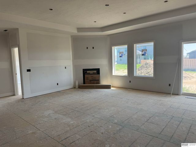 6219 N 209 Street, Elkhorn, NE 68022
