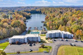 1089 Bluewater Dr Unit 414, Moneta, VA 24121