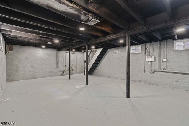 91 S Main St, Milltown Boro, NJ 08850